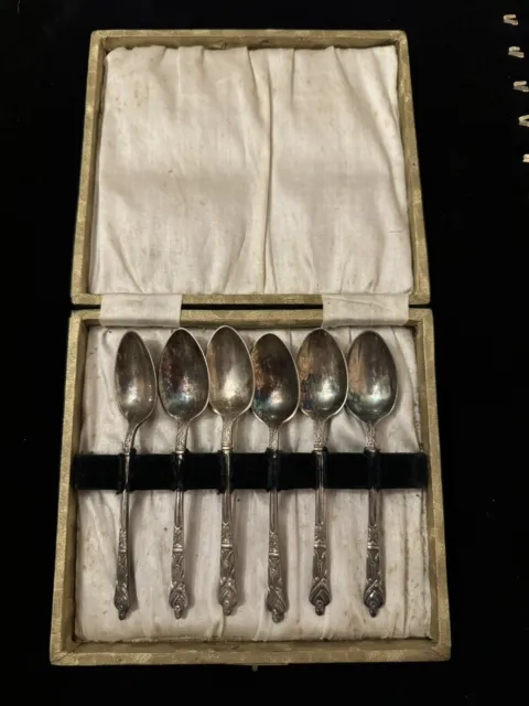VINTAGE Silver Plated EPNS Set of Six Apostle Spoons in its original Box Cutlery