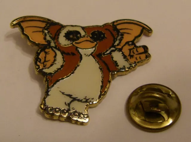 GIZMOI MOGWAI Gremlins Movie Warner Bros Amblin 1989 vintage pin badge