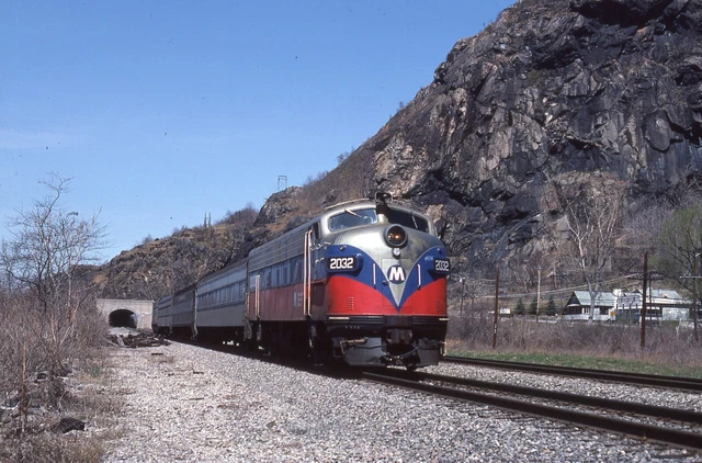 METRO NORTH RR 1985 Kodachrome Rutsche. FL9 2032 Ausgänge Breakneck Ridge Tunnel