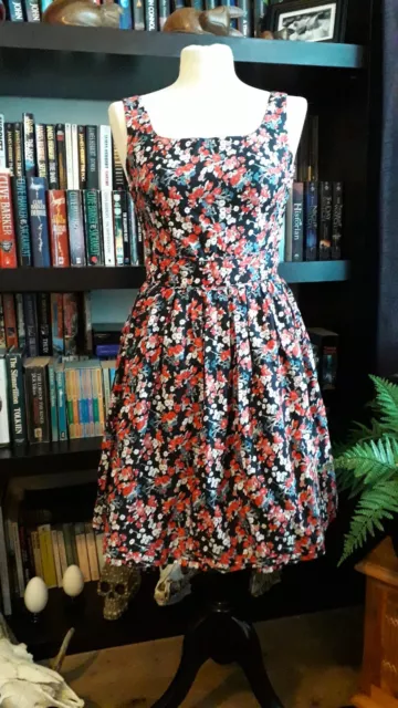 VINTAGE COTTAGE CORE RED & BLACK DITSY FLORAL PRINT 50s STYLE SWING DRESS 6-8