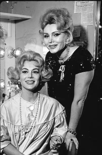 ACTRESSES EVA GABOR And Sister Zsa Zsa During Backstage 1962 OLD PHOTO ...