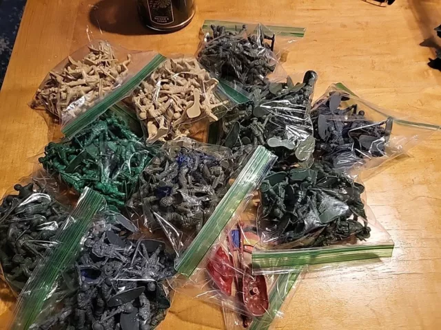 Vintage Plastic Army Men Toy Lot Mini Soliders Tan, Grey And Green  300+ Pieces