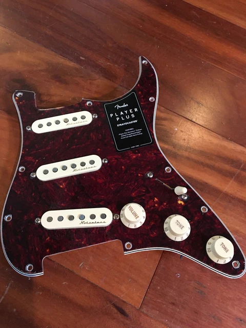 Fender Strat Player Plus Noiseless Pickups Tortoise Shell Pickguard Stratocaster