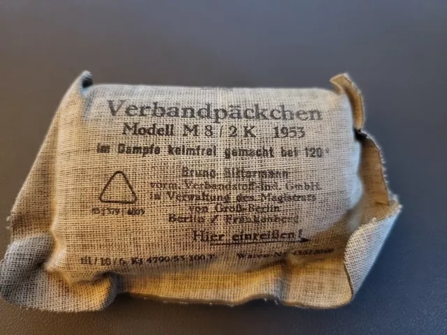 Altes Verbandspäckchen Modell M 8 / 2K  1953