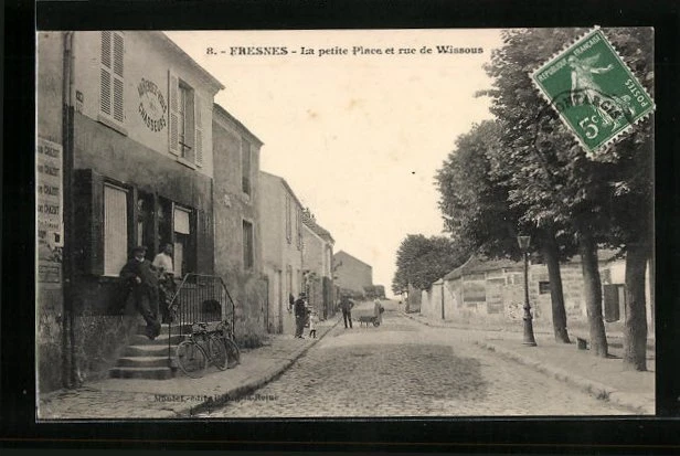 CPA Fresnes, La petite Place et rue de Wissous