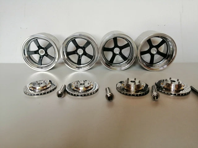 Ferrari F40 Testarossa 1 /8 POCHER CHROME DODGE CHARGER R/T 1/8