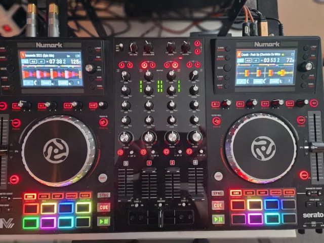 DJ Controller Numark NVII im sehr guten Zustand mit Schutzcover (im Wert von 65)