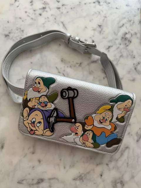 Disney DANIELLE NICOLE Snow White & Seven Dwarfs Crossbody Belt Purse RETIRED