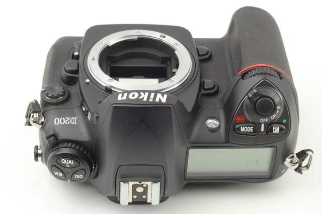 Near MINT++ 5719 Shots Nikon D200 10.2 MP CCD Digital SLR Camera Body From JAPAN 3