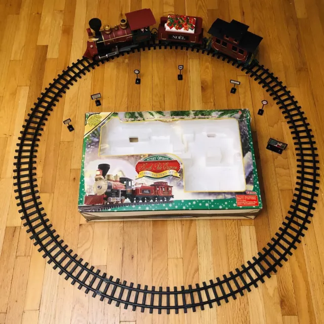 CHRISTMAS TRAIN SET EZTEC North Pole Express w Tracks Sound Lights in