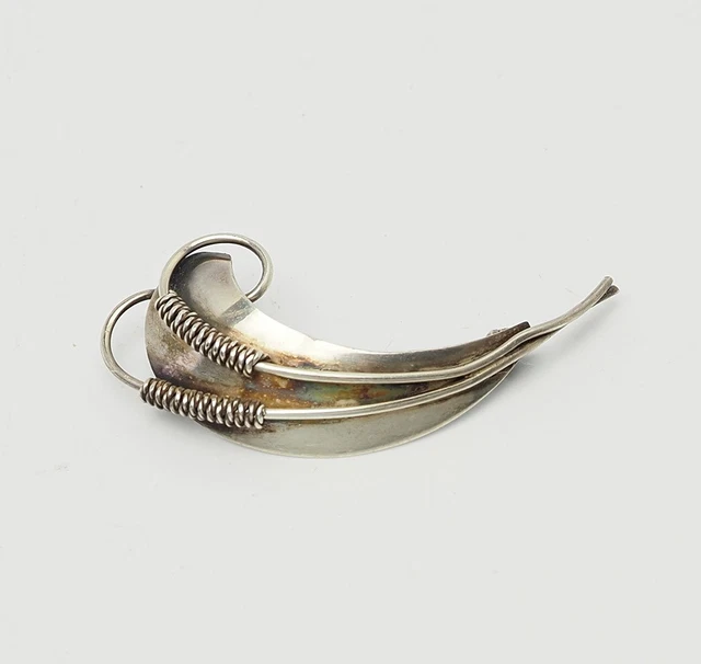Broche chen strass dorés relef | Chen basset, Broche, Chen