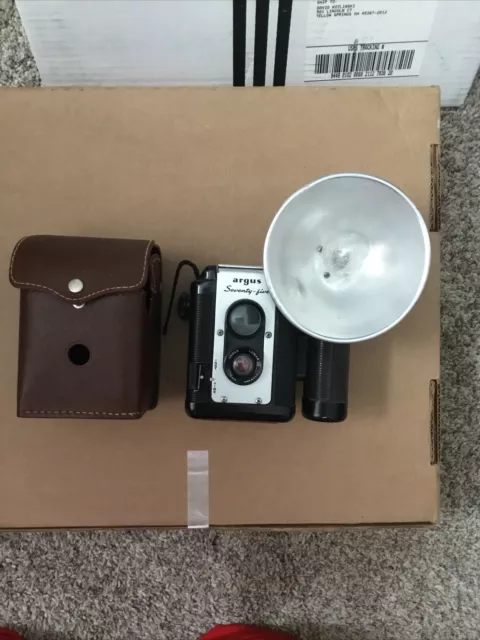 Vintage Argus 75 Camera Seventy Five, With Original Leather Case And Flash
