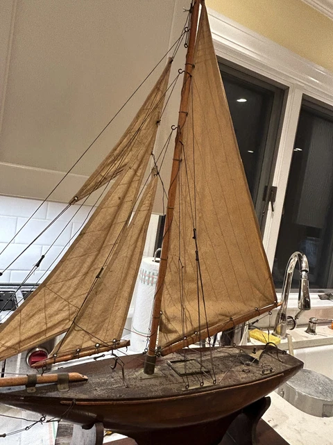 Antique like Wood Pond Yacht
