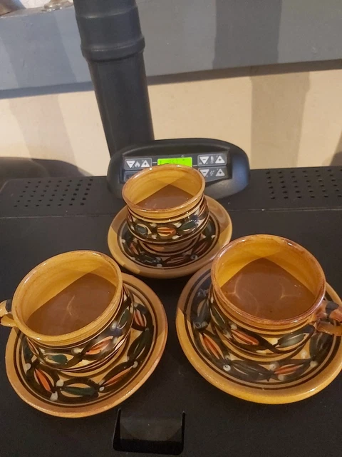 Le lot 3 tasses et secoupe en terre cuites
