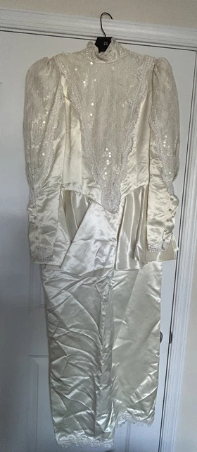 Jessica McClintok Vintage Wedding Gown , Sz 12 , Color -Ivory