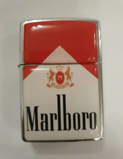 RARE Briquet à essence MARLBORO, la marque légendaire de cigarette, 100% métal