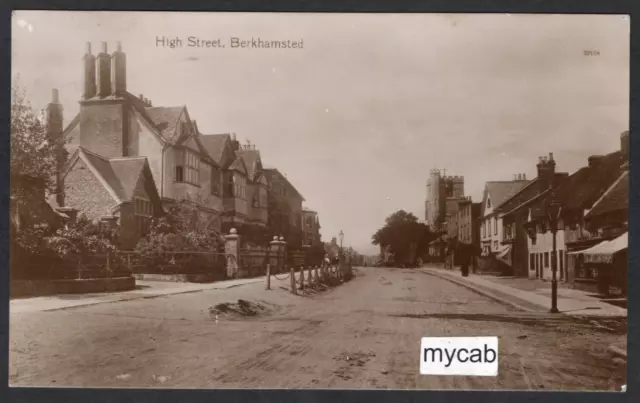 Postcard Berkhamsted nr Hemel Hempstead Hertfordshire the High Street 1913 RP