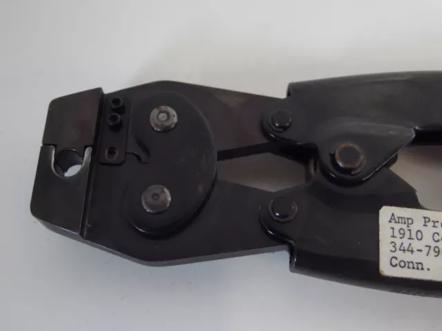 AMP  BNC CRIMP TOOL 69477-1 mod-d mint shape