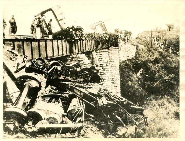 Kk812 Rp 1936 Mexico Railroad Wreck Rebels Blow Up Vera Cruz Mexico City Train