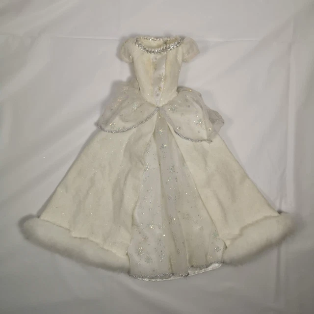 DISNEY HOLIDAY PRINCESS Cinderella Doll 2004 Special Edition G7982