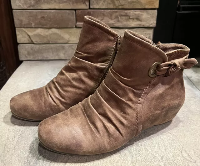 Women's Baretraps Saydie Hidden Wedge Brown Ankle Boots Knot Accent Zipper Sz 8