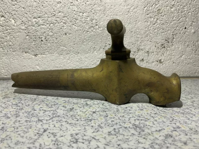Ancien robinet de tonneaux en bronze ou laiton de bonne facture