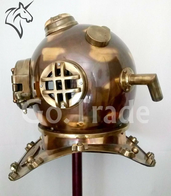 Réplique de casque de plongée vintage en métal doré