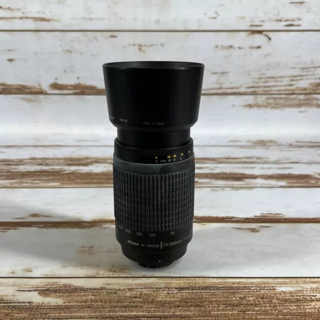 Nikon AF-P DX NIKKOR 70-300mm f/4 - 5.6G ED Lens With HB-26