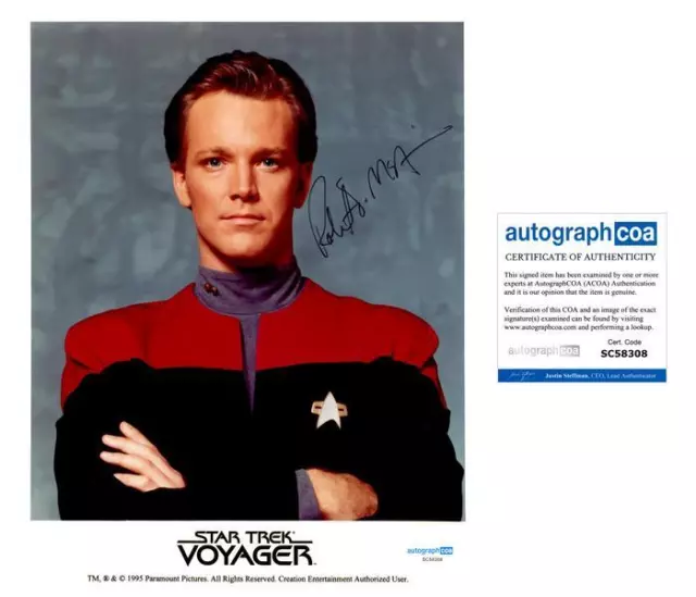 Robert Duncan McNeill "Star Trek: Voyager" AUTOGRAPH Signed 8x10 Photo ACOA
