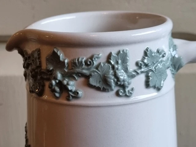 Vintage Wedgwood Etruria Barlaston Queen's Ware Green Jug 3