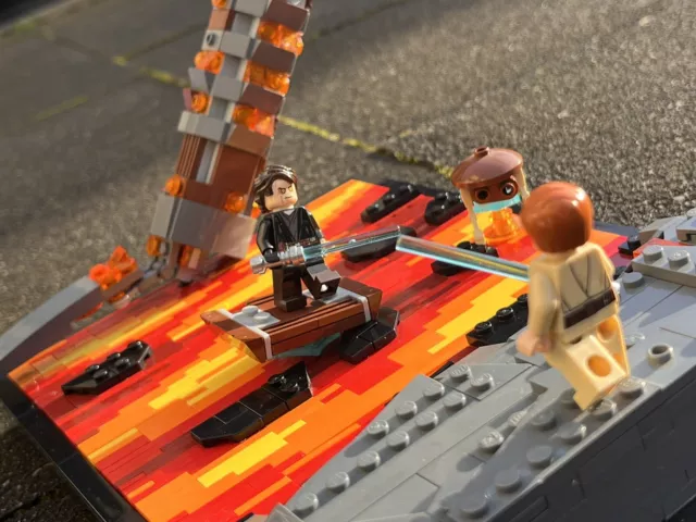 LEGO Star Wars Diorama Collection Duel on Mustafar + Figure Kenobi vs. Skywalker