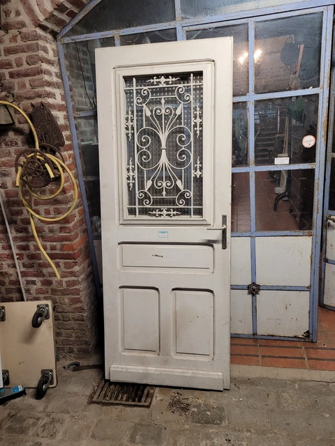 Ancienne Porte D'entrée En Chêne Avec Grille En Fonte