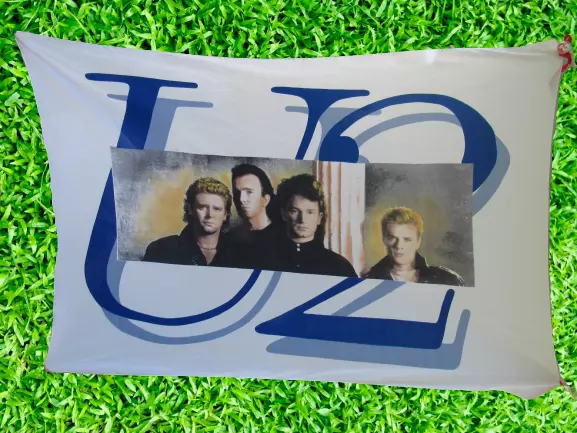 U2 Irish Rock Band Art Flag Banner Man Cave Shop Large 4 x 3 Cloth Italy Vintage