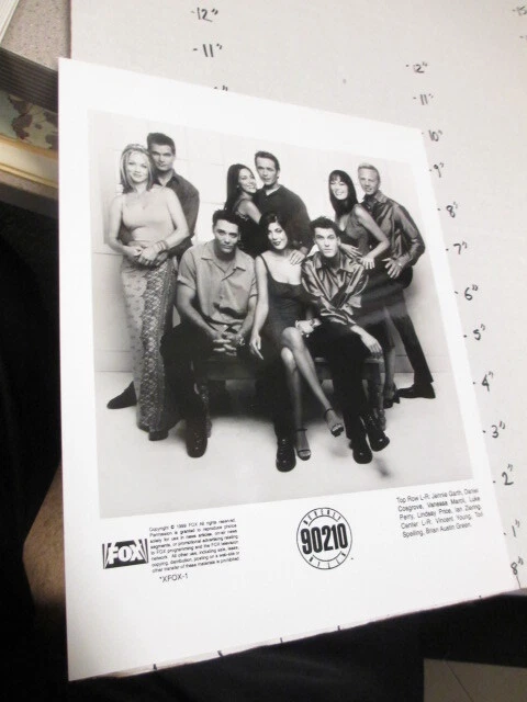 CABLE TV show photo 1999 BEVERLY HILLS 90210 cast Jennie Garth Vanessa Marcil