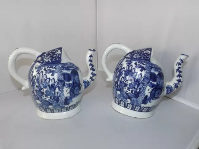 Pair (twins) Chinese Porcelain Blue and White Cadogan Tea Pots Chong Zhen mark