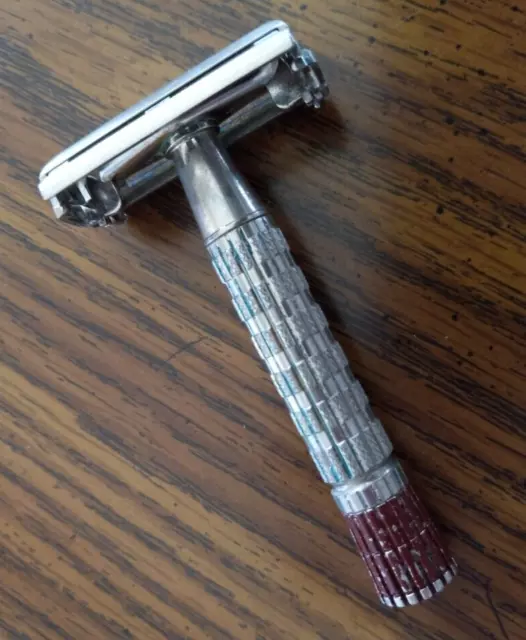 Gillette E-1 Red Flare Tip Double Edge Blade Safety Razor Vintage 1959