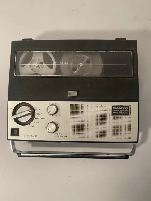https://www.picclickimg.com/FEYAAOSwZrViZ2ZE/Vintage-Sanyo-MR-210-Portable-Reel-to-Reel-Tape.webp