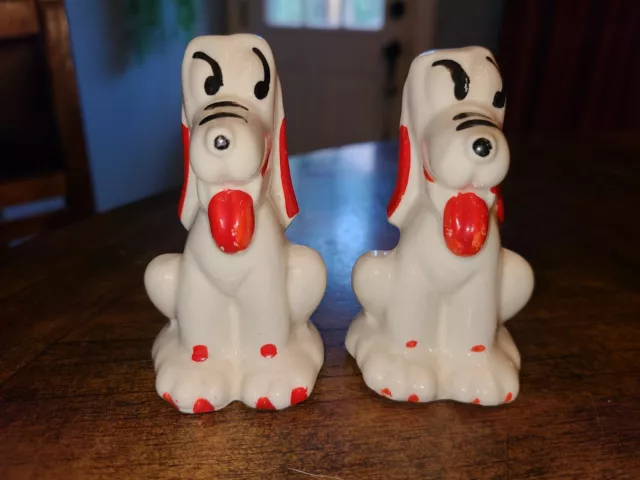 Novelty salt and pepper shakers made in Occupied Japan - 1940s