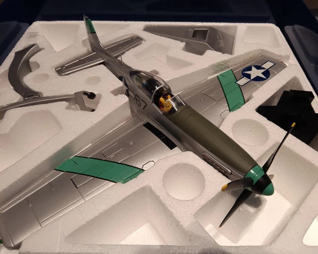 Corgi 1/32 P-51D Mustang “Stinger VII” Robert Moore.Iwo Jima. Diecast AA34401 Corgi 1/32 P-51D Mustang “Stinger VII” Robert Moore.Iwo Jima. Diecast AA34401