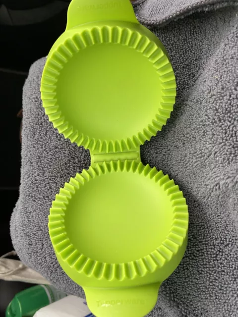 Tupperware mini  pie maker