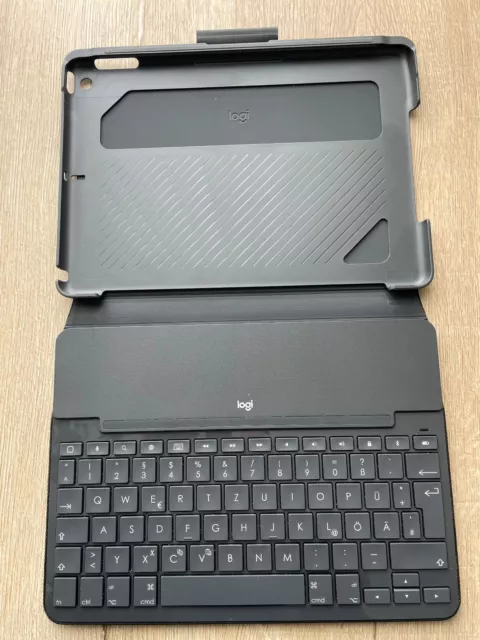 Logitech SLIM FOLIO für iPad 5./6. Gerneration Tastatur-Case mit Bluetooth 3