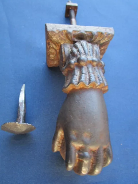 Heurtoir marteau porte d'entrée Main boule bague rosace fonte ancien Haut 11 cm