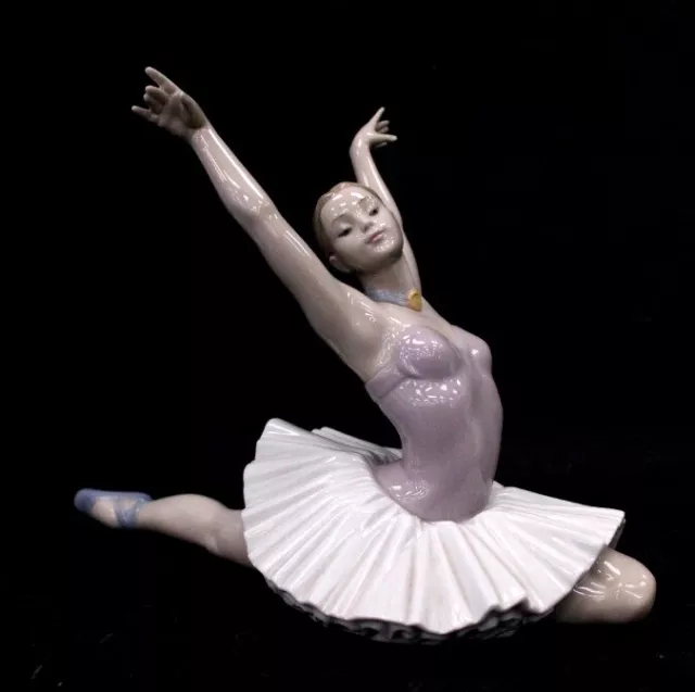 LLADRO Ballerina 1629 Art Of Dance Hand Made Porcelain FIGURINE/ORNAMENT - M10
