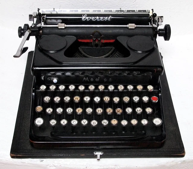Macchina da scrivere EVEREST mod 90 anno 1938