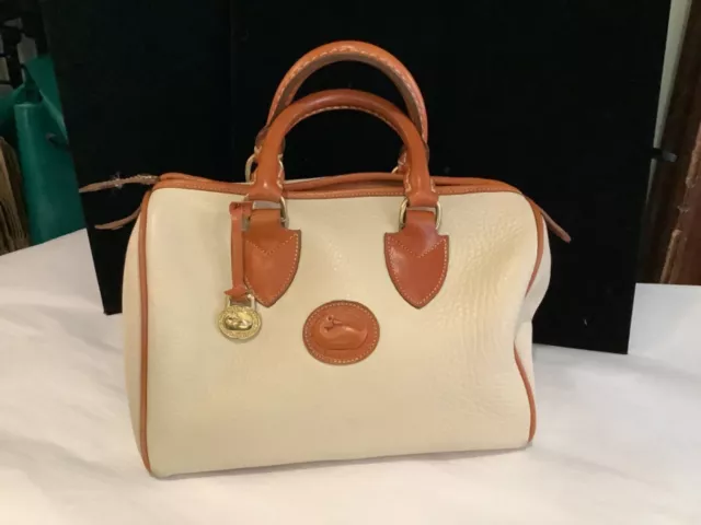 Authentic Dooney & Bourke Off White Textured Leather Handbag Nr