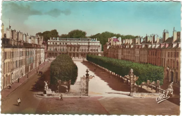 NANCY - Place de la Carrière et l'Arc de Triomphe   ....    (H2579)