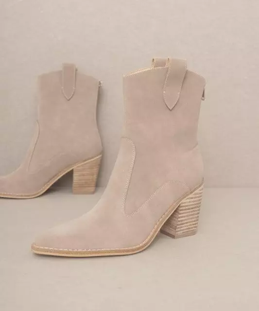 OASIS SOCIETY Tara - Two Paneled Western Boots