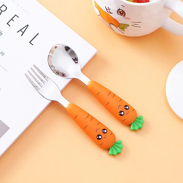 1 pieza Bebé Vajilla Acero Inoxidable Dibujos Animados Rábano Cuchara de alimentación!  q