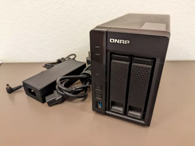 QNAP Turbo Station TS-253A, 4GB RAM mit Originalnetzteil und Kabel