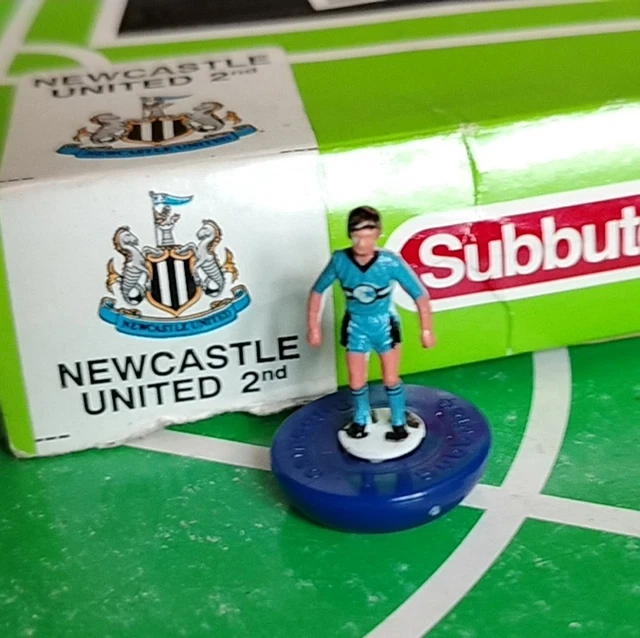 VINTAGE FOOTBALL SUBBUTEO LW LIGHTWEIGHT REF 8 NEWCASTLE UNITED